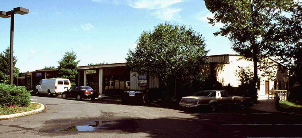 100 Youngs Rd, Hamilton, NJ à louer - Photo du bâtiment - Image 2 de 6