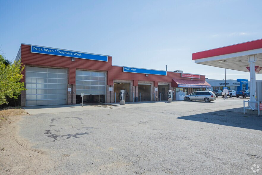 900 9 Highway S, Drumheller, AB à vendre - Photo du bâtiment - Image 2 de 2