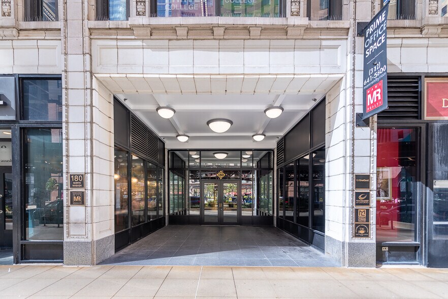 180 N Wabash Ave, Chicago, IL à louer - Photo du bâtiment - Image 2 de 7