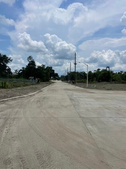 W Campus Drive, Destrehan, LA for sale - Building Photo - Image 3 of 8
