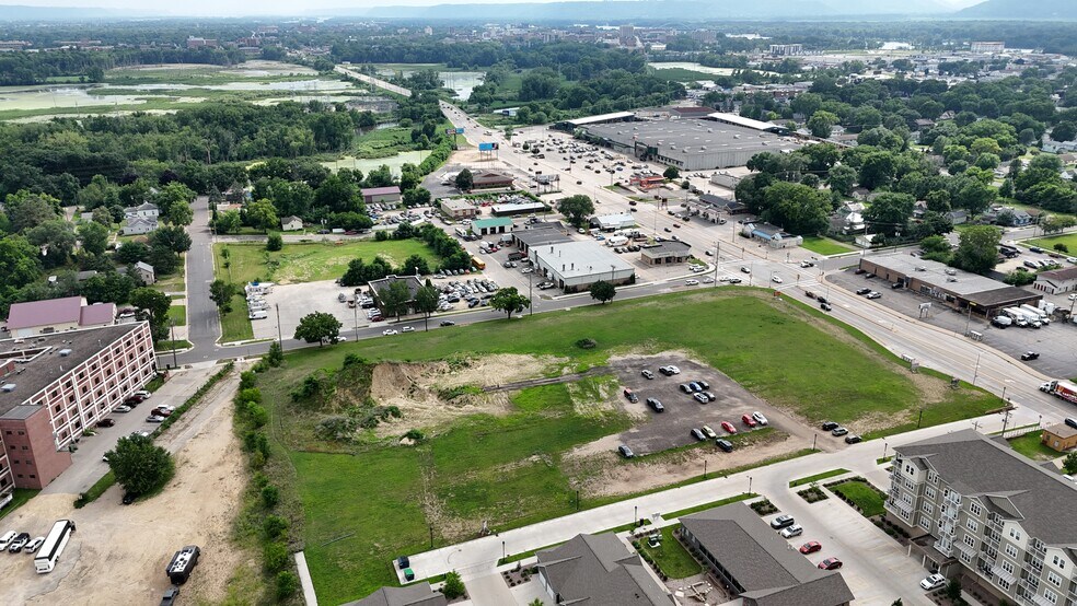 1325 St Andrew st, La Crosse, WI for lease - Aerial - Image 2 of 6