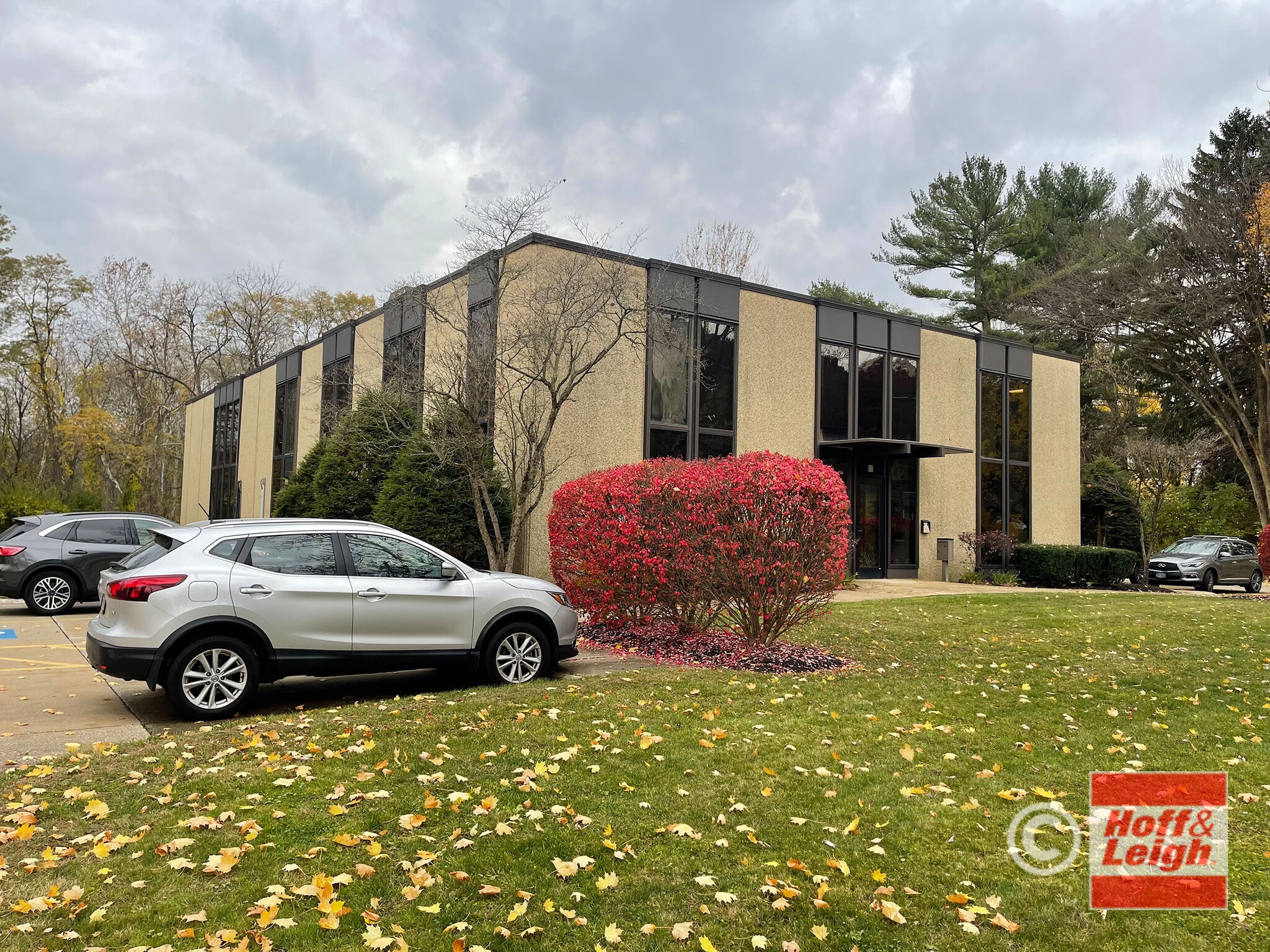 1730 Akron-Peninsula Rd, Akron, OH for lease Primary Photo- Image 1 of 5