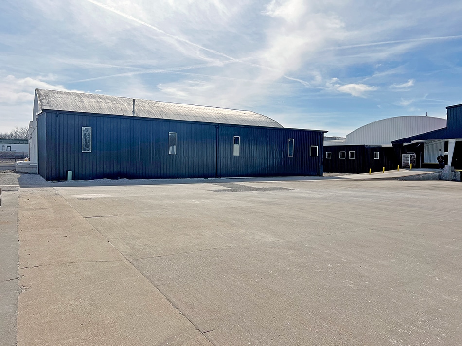 1200 N Logan St, Lincoln, IL for lease Interior Photo- Image 1 of 2