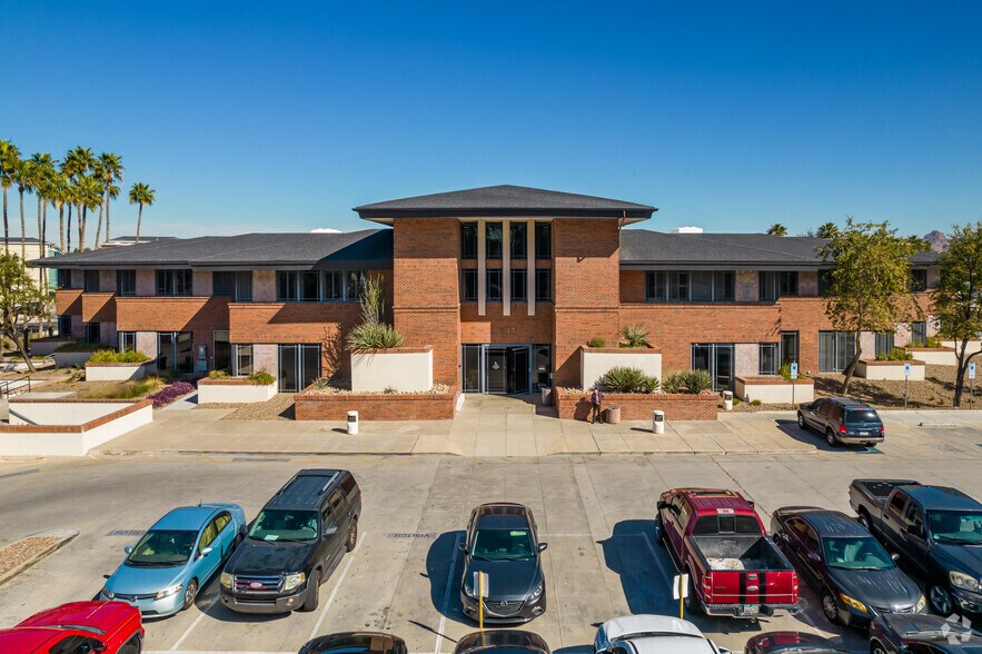 1313 E Osborn Rd, Phoenix, AZ à louer - Photo du bâtiment - Image 1 de 20