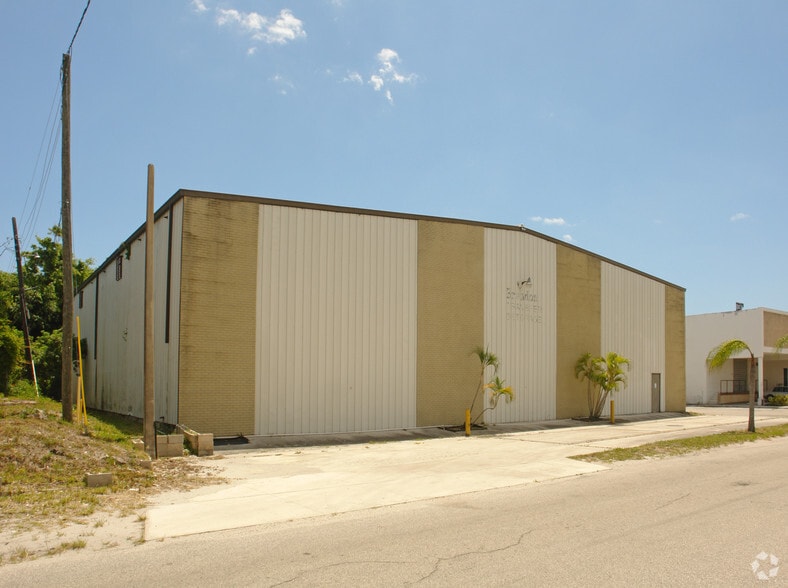 2900 Tuxedo Ave, West Palm Beach, FL for sale - Building Photo - Image 2 of 3