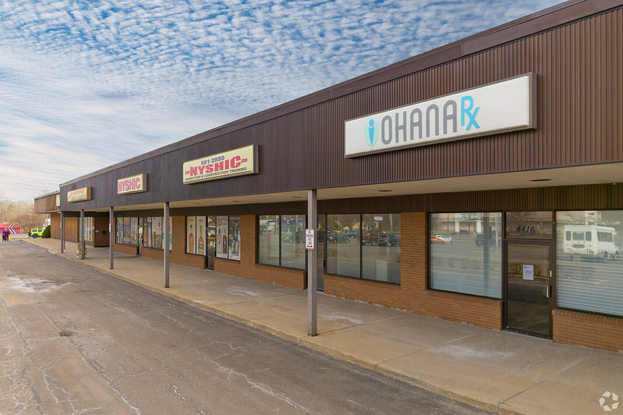 4370-4438 Dewey Ave, Greece, NY à louer Photo principale- Image 1 de 3