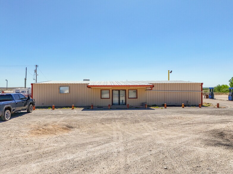 8794 HWY 83, Briscoe, TX à vendre - Photo du bâtiment - Image 2 de 26