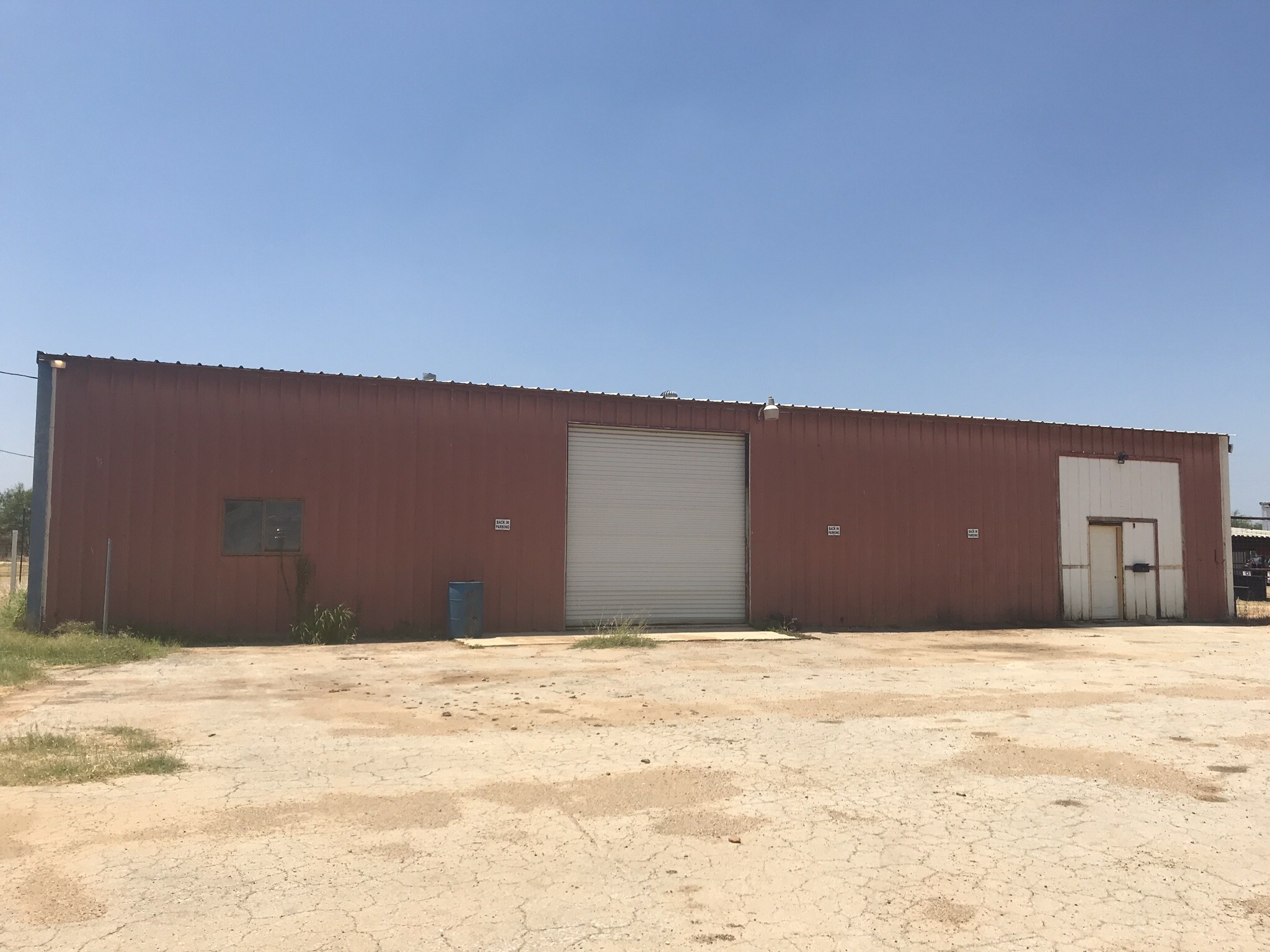 800 W Fm 117, Dilley, TX for lease Building Photo- Image 1 of 13