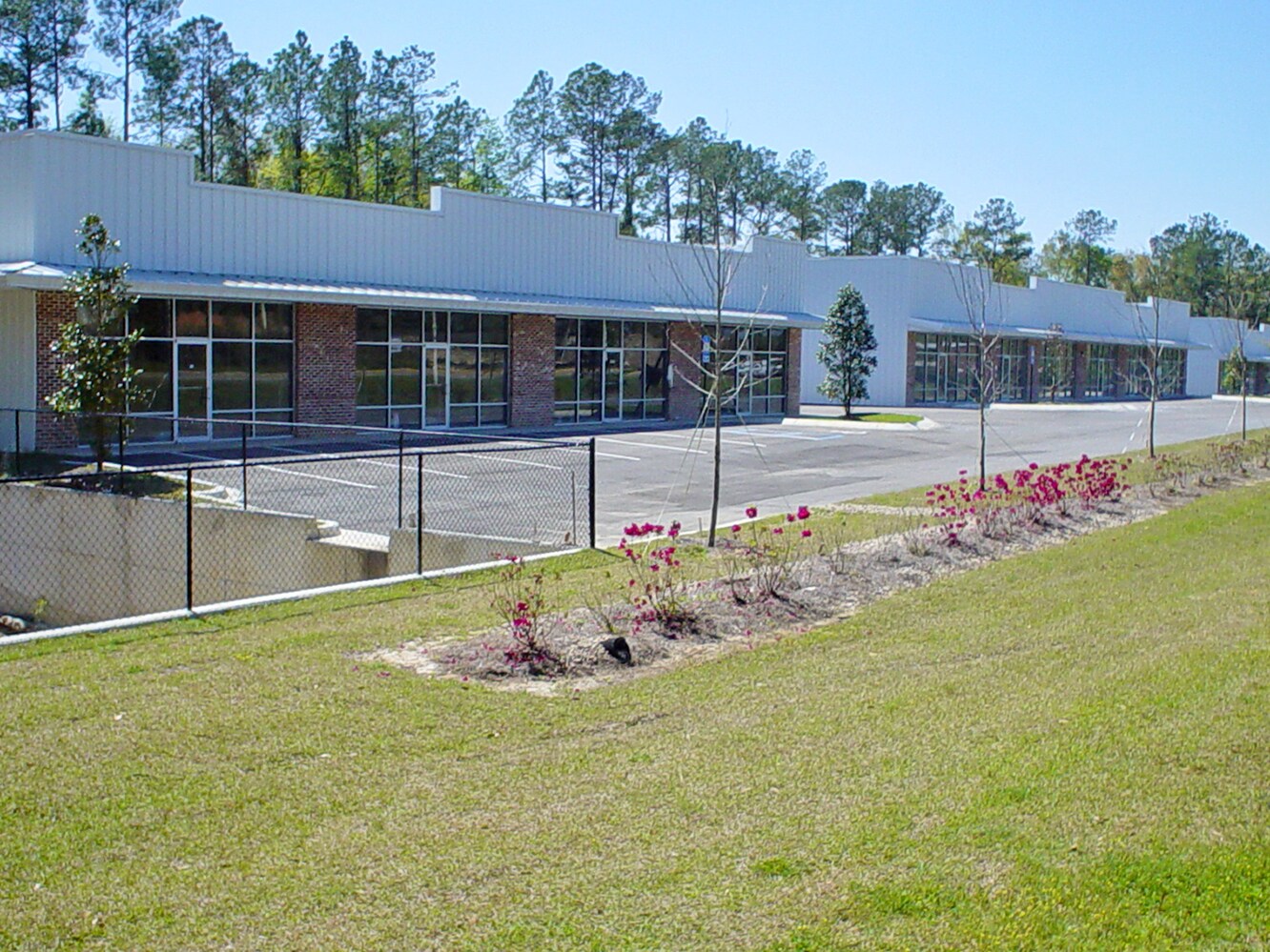 5277-5281 Tower Rd, Tallahassee, FL à louer Photo du bâtiment- Image 1 de 3