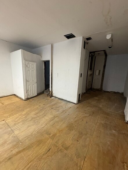 192-194 Malcolm X Blvd, Brooklyn, NY for lease - Building Photo - Image 2 of 13