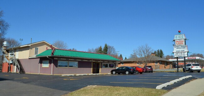 Plus de détails pour 1044 E 9th St, Lockport, IL - Commerce de détail à vendre