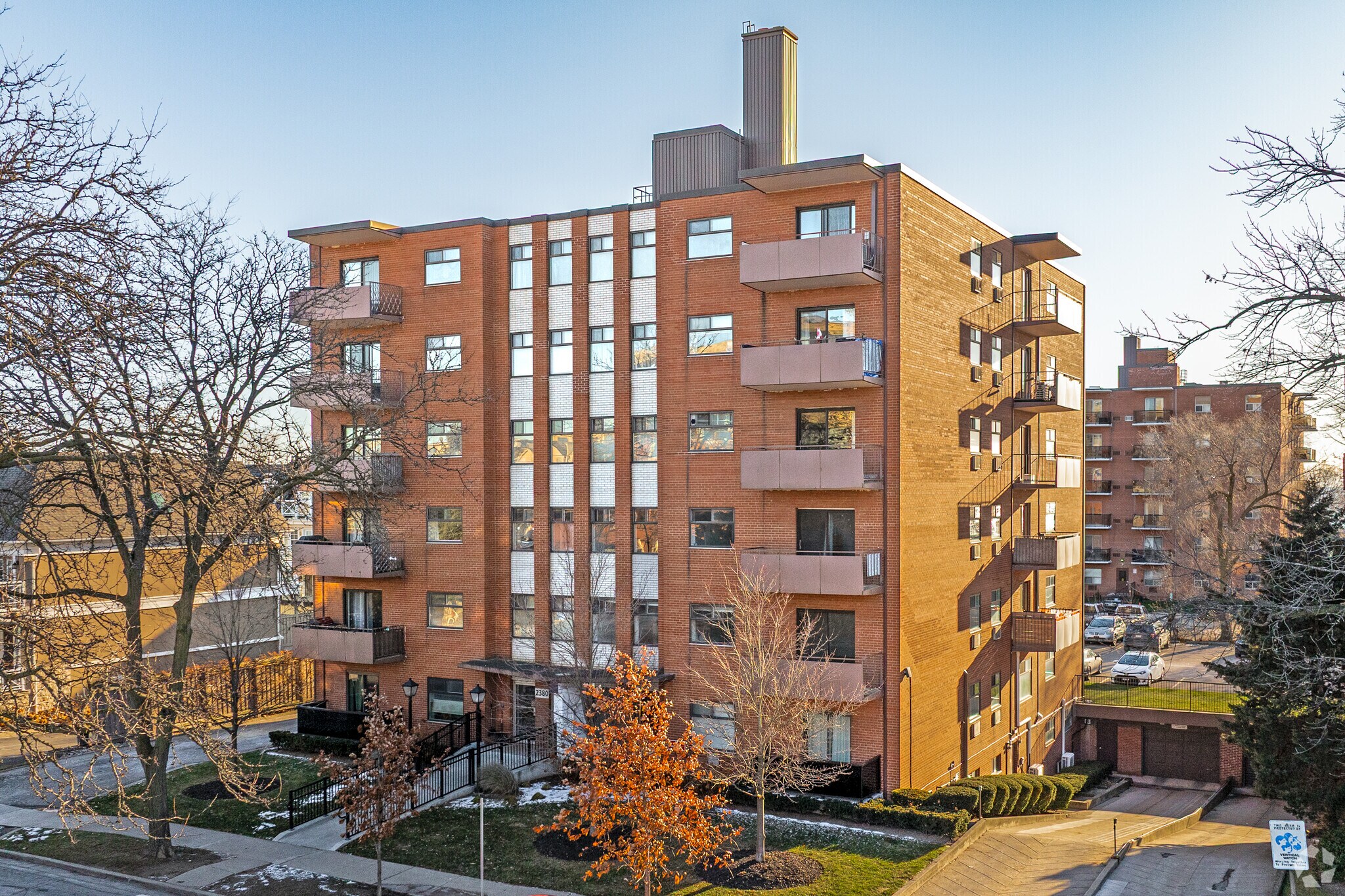 2380 Marine Dr, Oakville, ON for sale Primary Photo- Image 1 of 1