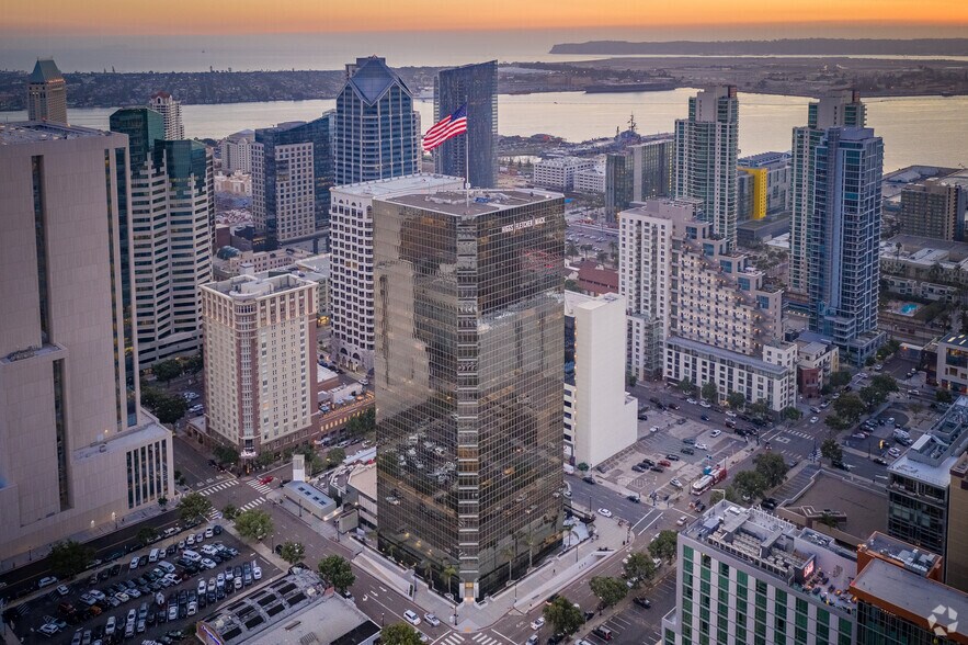 401 W A St, San Diego, CA à louer - Aérien - Image 2 de 13