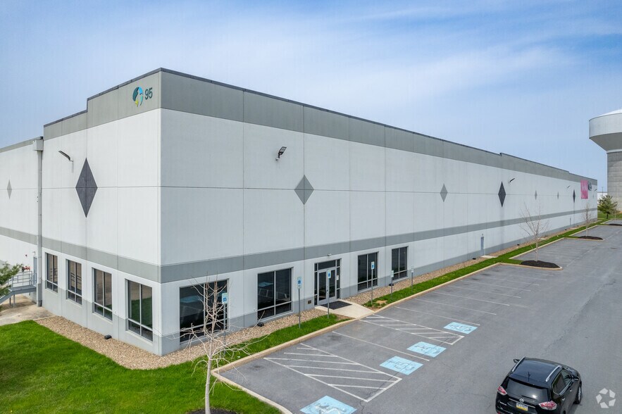 95 Kriner Rd, Chambersburg, PA à louer - Photo principale - Image 1 de 5