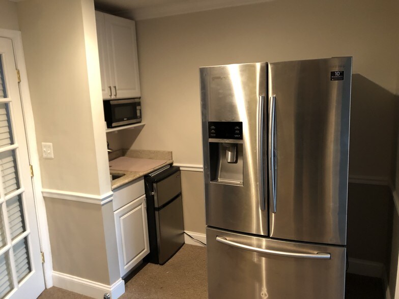 3357 Hazelwood Rd, Edgewater, MD à louer - Photo intérieure - Image 3 de 11