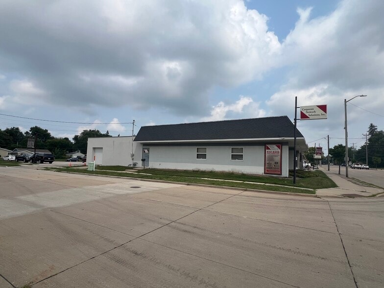 1624 E Wisconsin Ave, Appleton, WI for sale - Building Photo - Image 3 of 17