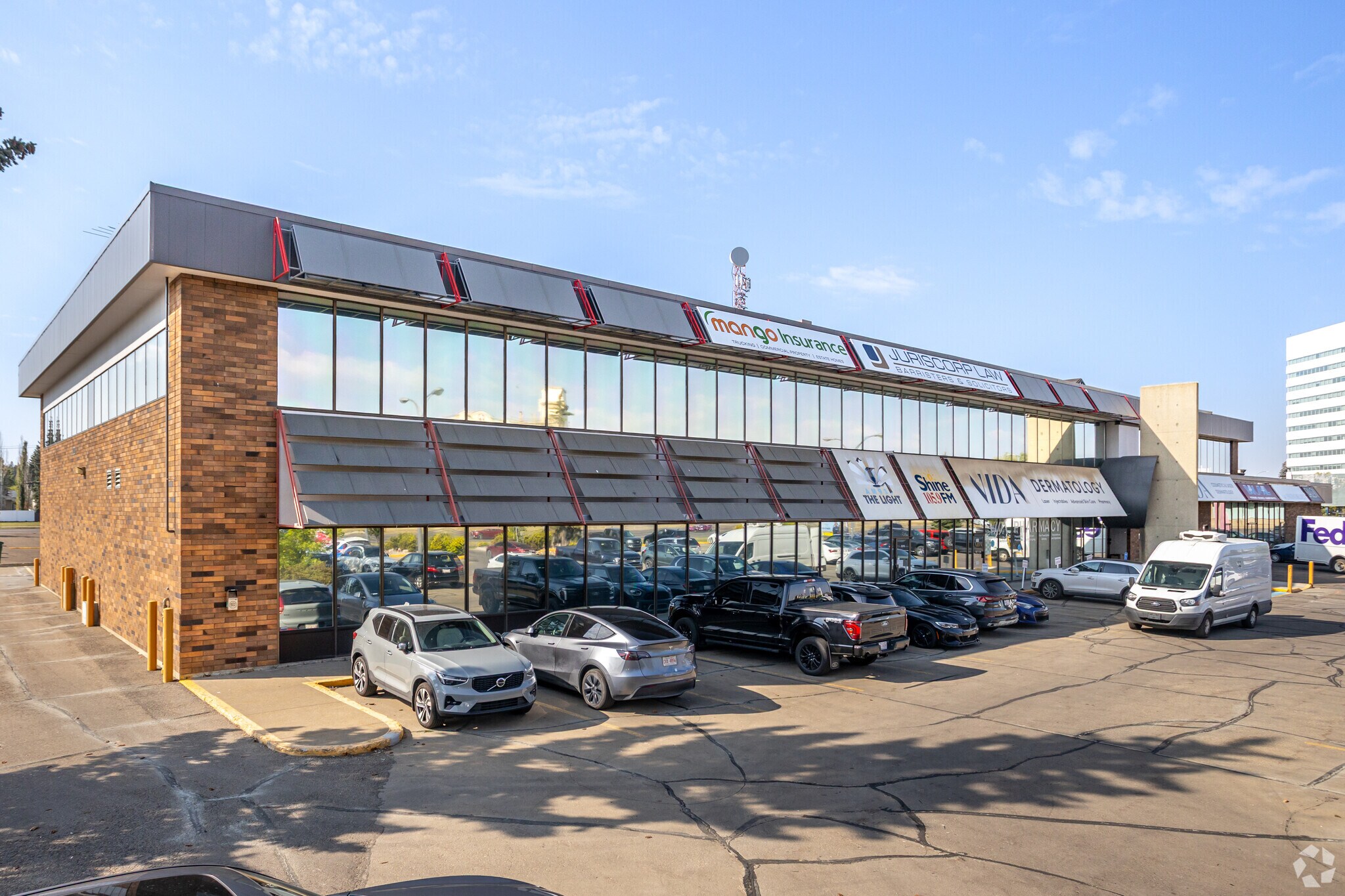 5308-5332 Calgary Trl, Edmonton, AB for lease Primary Photo- Image 1 of 3