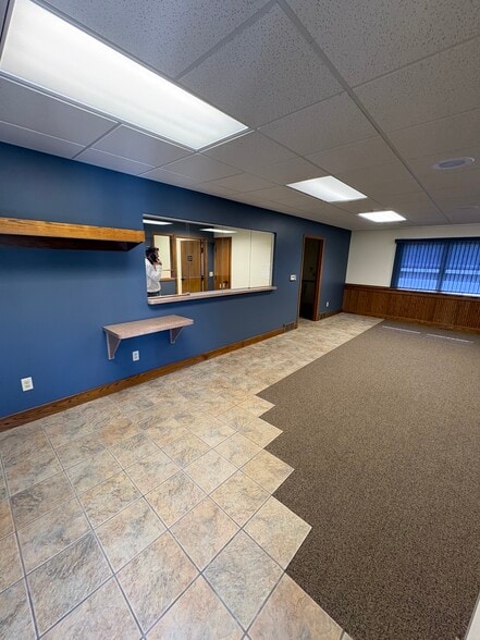 2524 Hils Ct, Menomonie, WI for sale - Building Photo - Image 3 of 19