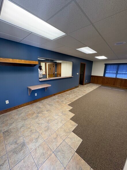 2524 Hils Ct, Menomonie, WI à vendre - Photo du bâtiment - Image 3 de 19