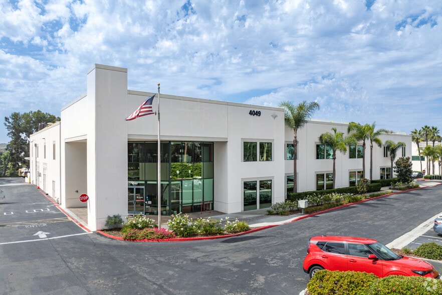 4049 Avenida De La Plata, Oceanside, CA for sale - Primary Photo - Image 1 of 6