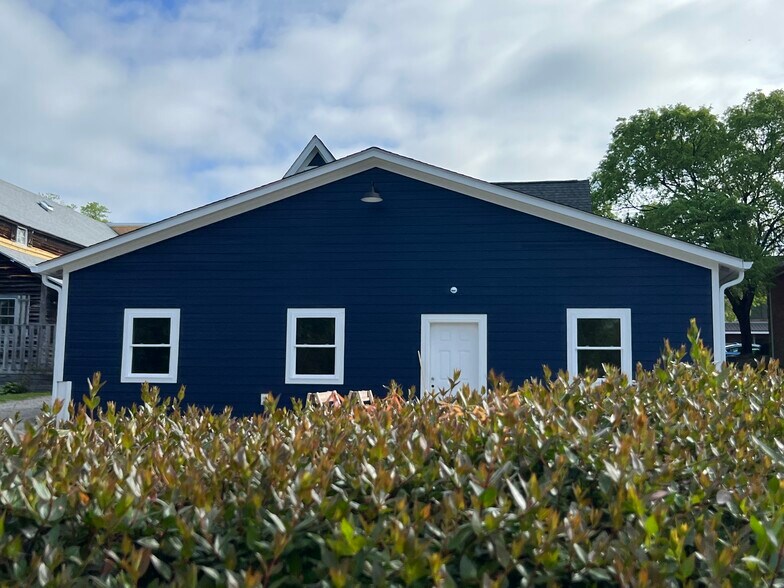 250 W Pennsylvania Ave, Southern Pines, NC à louer - Photo du bâtiment - Image 2 de 9