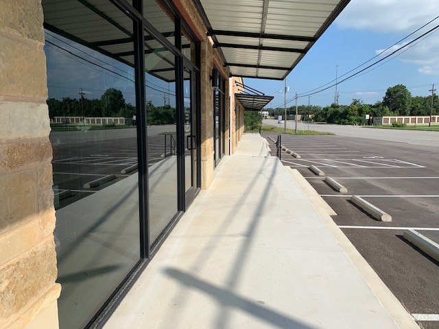 213 S US Hwy 281, Johnson City, TX for lease - Building Photo - Image 3 of 6