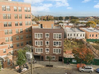 Plus de détails pour 2430 Lyvere St, Bronx, NY - Multi-résidentiel à vendre