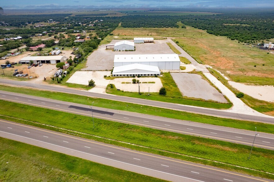 15000 S Interstate Highway 35, Dilley, TX à vendre - Photo du bâtiment - Image 1 de 15