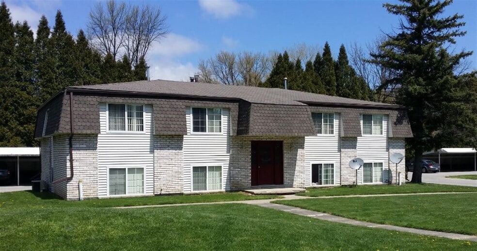 2163 N Center Rd, Saginaw, MI à vendre - Photo du bâtiment - Image 2 de 8