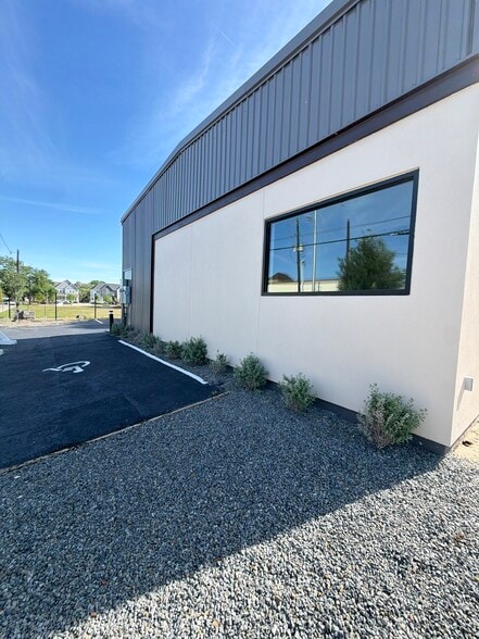 1516 N Durham Dr, Houston, TX à louer - Photo du bâtiment - Image 2 de 2