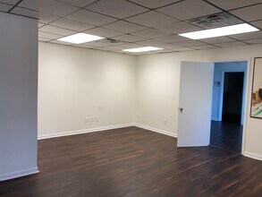 3321 Doris Ave, Ocean, NJ for lease Interior Photo- Image 2 of 19
