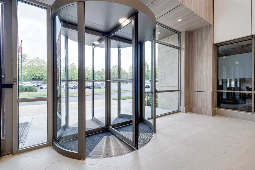 5250 Virginia Way, Brentwood, TN à louer - Photo intérieure - Image 2 de 7