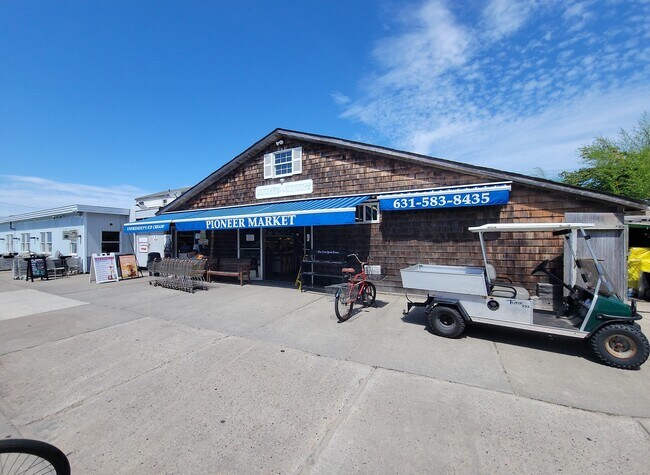Plus de détails pour 21 Broadway ave, Fair Harbor, NY - Commerce de détail à vendre