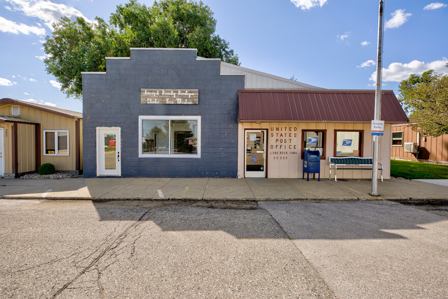 209 Maine St, Lone Rock, IA à vendre - Photo principale - Image 1 de 1