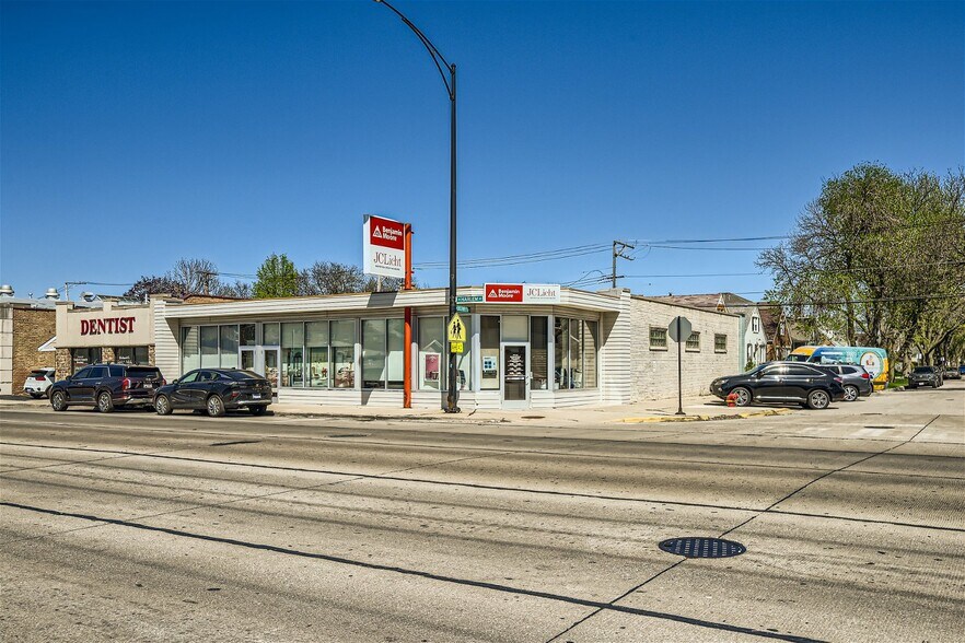 5301 N Harlem Ave, Chicago, IL à vendre - Photo du bâtiment - Image 1 de 29