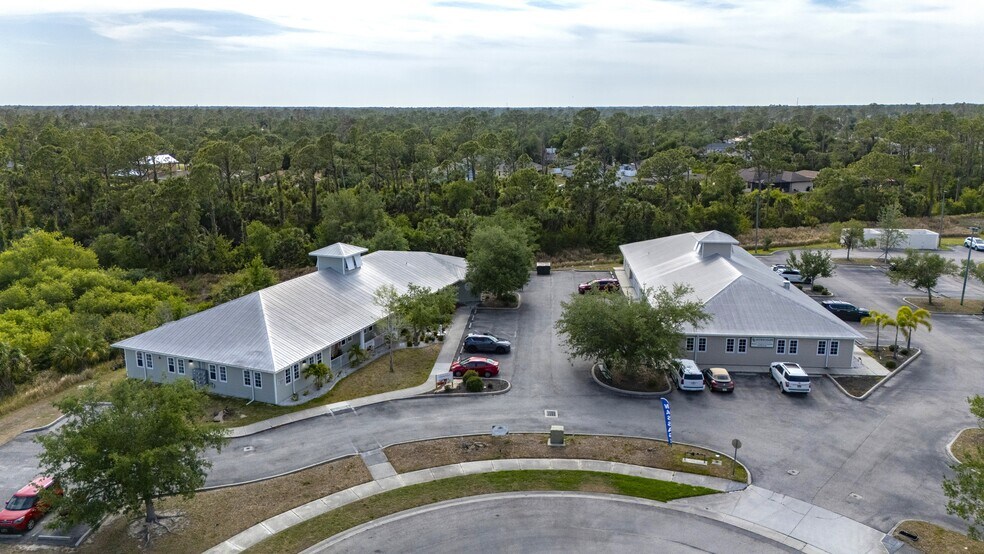 2525 Bobcat Village Center Rd, North Port, FL à vendre - Photo du bâtiment - Image 2 de 11