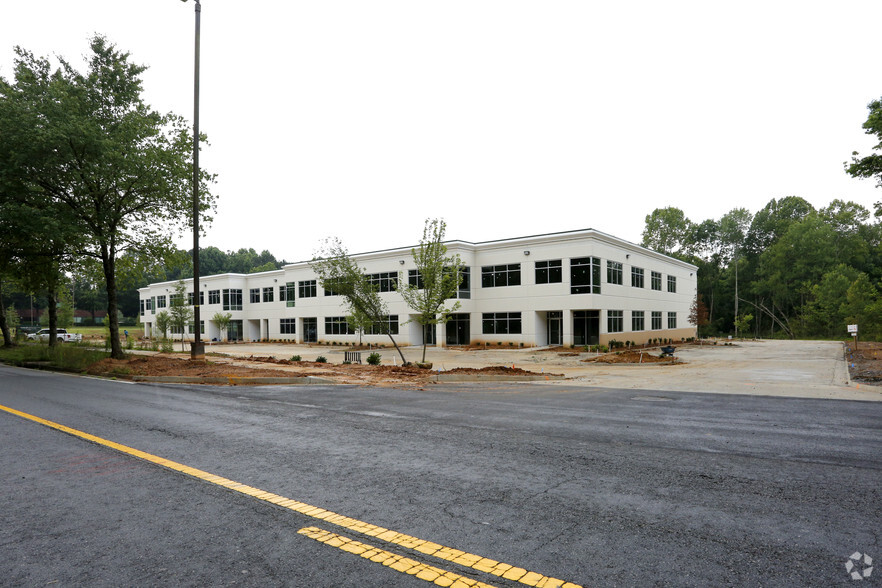 1935 Vaughn Rd NW, Kennesaw, GA à louer - Photo principale - Image 1 de 27