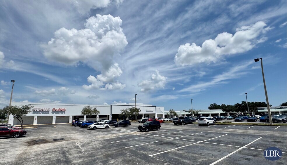 188-282 Barton Blvd, Rockledge, FL à louer - Photo du bâtiment - Image 3 de 17
