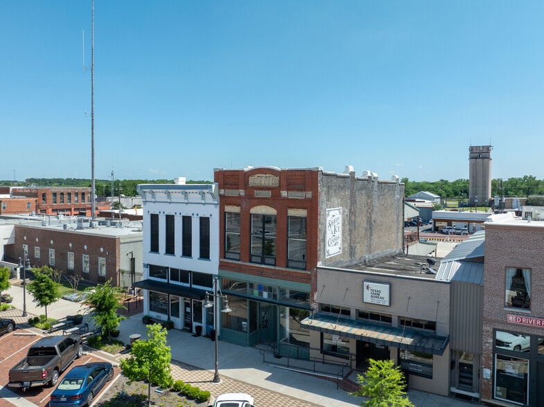 120 W Main St, Denison, TX à louer - Photo du bâtiment - Image 3 de 28