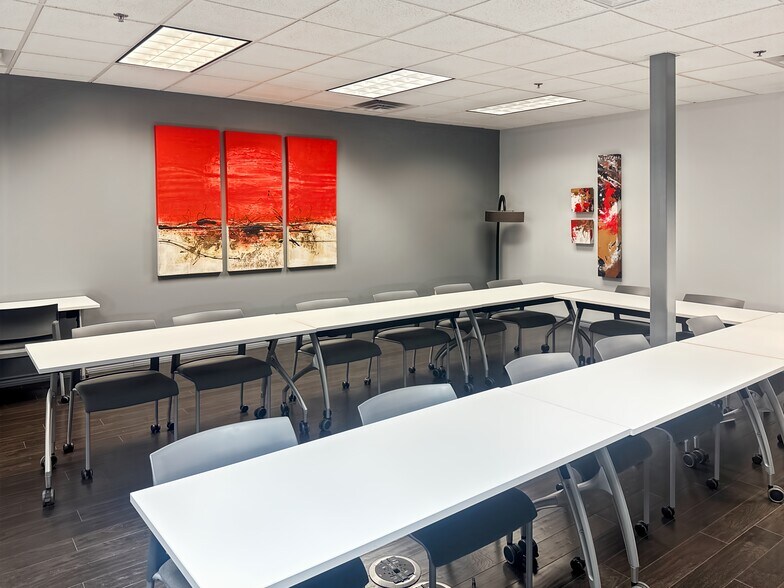 1350 N Loop 1604 E, San Antonio, TX à louer - Photo intérieure - Image 3 de 27