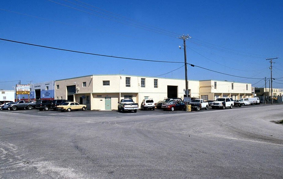 7130 NW 35th Ave, Miami, FL à louer - Photo du bâtiment - Image 2 de 14