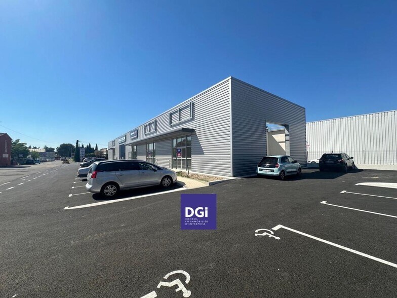 Flex in Nimes for lease - Building Photo - Image 3 of 4