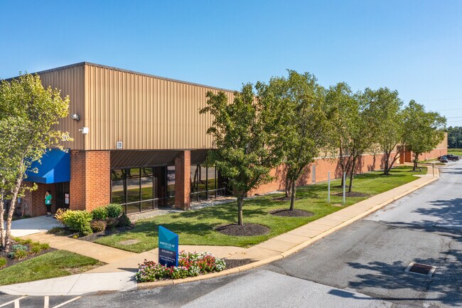 Plus de détails pour 300 White Clay Center Dr, Newark, DE - Industriel à louer