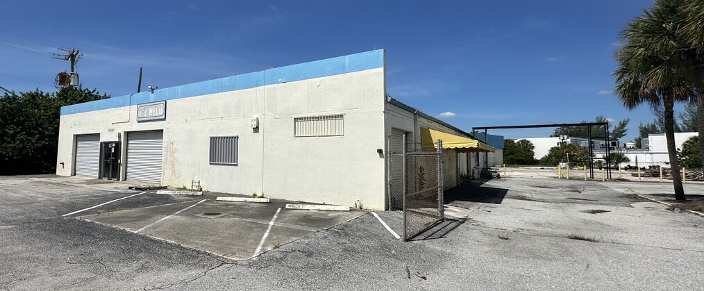 1621 President Barack Obama Hwy, Riviera Beach, FL à vendre Photo du bâtiment- Image 1 de 2