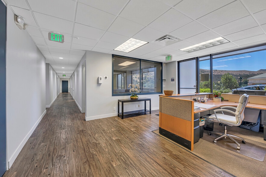 5210 Lewis Rd, Agoura Hills, CA for sale - Building Photo - Image 3 of 13