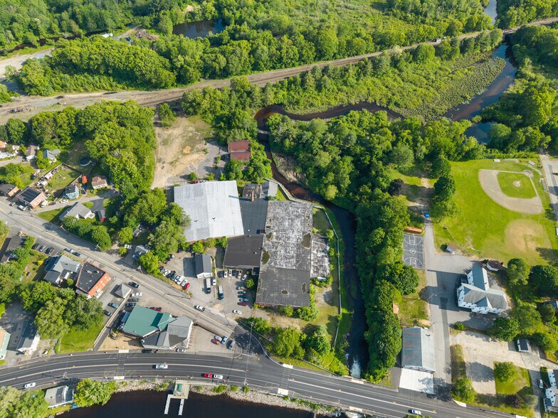 277 E Main St, East Brookfield, MA à vendre - Photo du bâtiment - Image 3 de 45