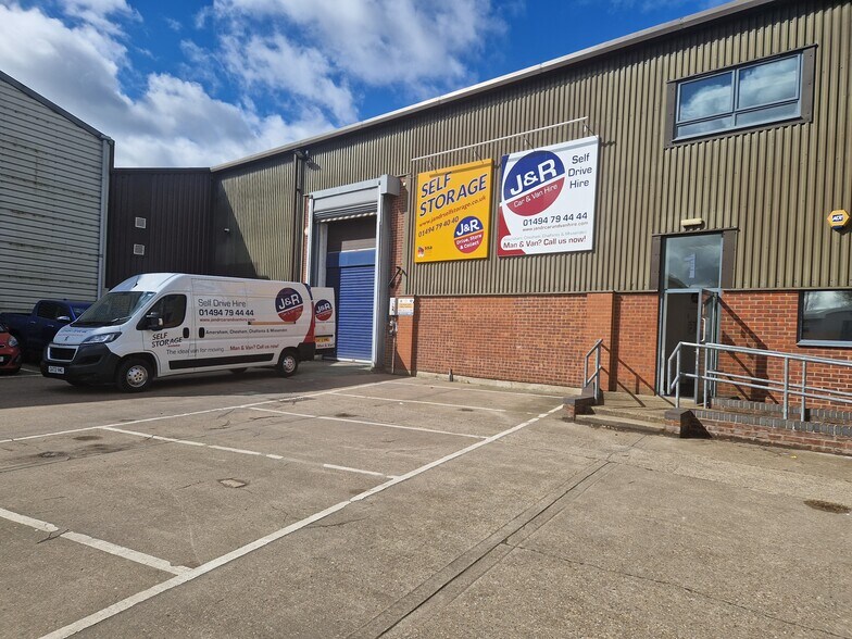 Moor Rd, Chesham à louer - Photo du bâtiment - Image 2 de 2