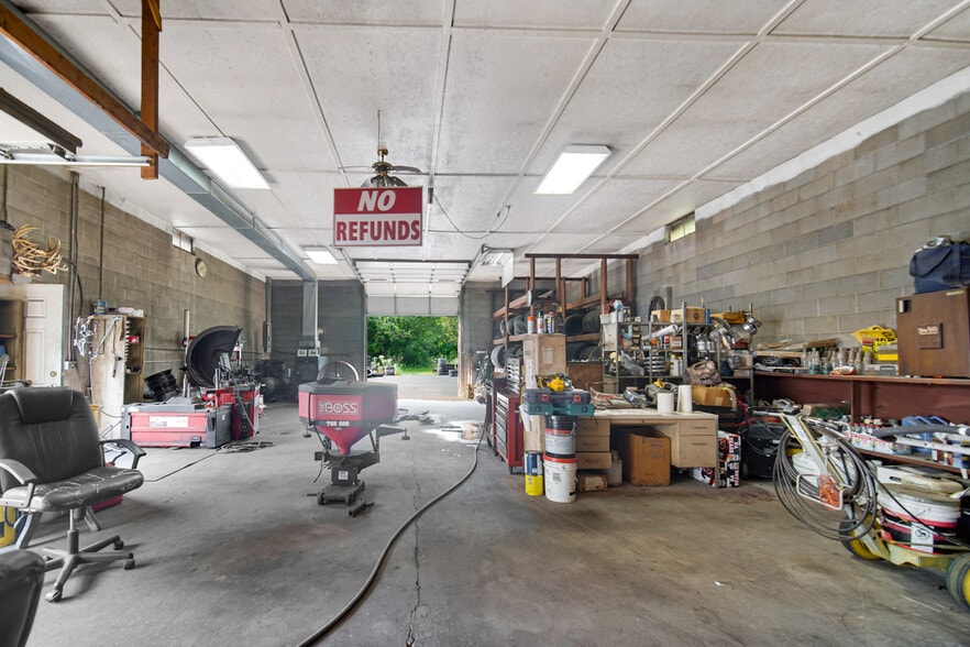 0115 W State Road 10, North Judson, IN à vendre - Photo intérieure - Image 3 de 21