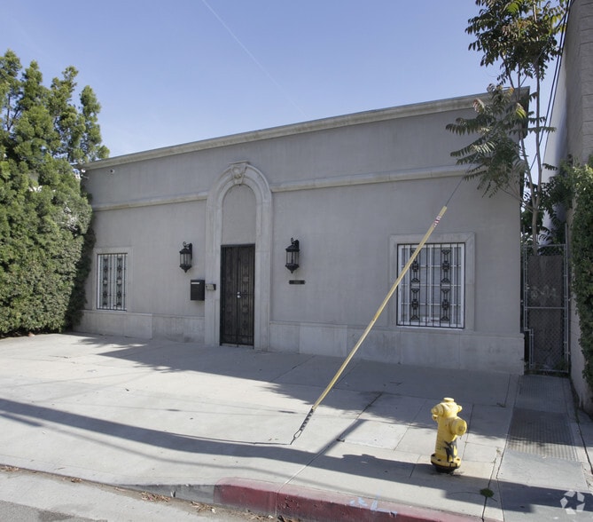 11465 Chandler Blvd, North Hollywood, CA for lease - Building Photo - Image 3 of 3