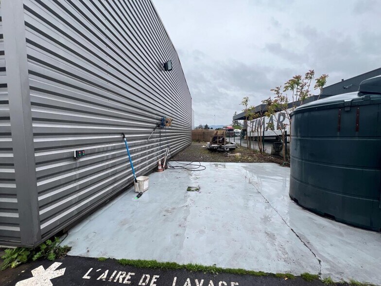 Flex dans Arnas à louer - Photo du bâtiment - Image 2 de 6